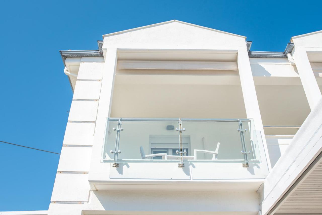 Vertigo Seaside Apartments Никити Экстерьер фото